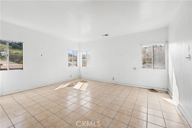 2750 Ballard Street, Los Angeles CA: https://media.crmls.org/medias/1c12d169-d909-44fb-85de-70af3b50ab75.jpg