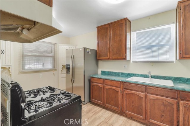 914 W 71st Street, Los Angeles CA: https://media.crmls.org/medias/1c12e754-5338-4fd9-9aef-702fad734913.jpg