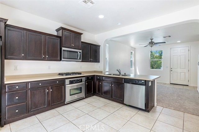 Detail Gallery Image 11 of 28 For 1587 N Strada Way, Clovis,  CA 93619 - 3 Beds | 2/1 Baths