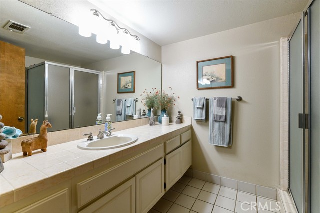 Detail Gallery Image 13 of 16 For 2890 Huntington #110,  Fresno,  CA 93721 - 3 Beds | 2/1 Baths