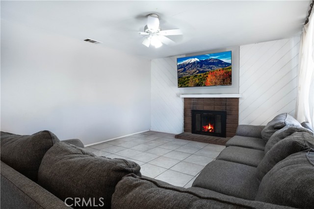 Detail Gallery Image 12 of 22 For 7000 Batavia, Riverside,  CA 92503 - 4 Beds | 2 Baths