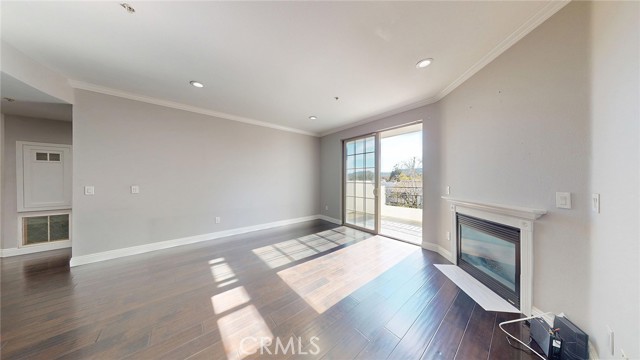 Detail Gallery Image 3 of 30 For 12407 Moorpark #301,  Studio City,  CA 91604 - 2 Beds | 2/1 Baths