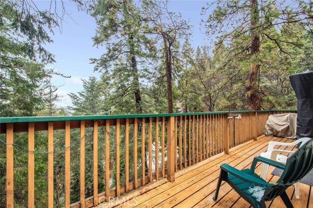 513 W Victoria Court, Lake Arrowhead CA: https://media.crmls.org/medias/1c169ce3-da03-456f-8019-d537b7cc80d7.jpg
