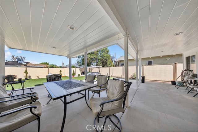 Detail Gallery Image 28 of 33 For 17007 Bassett St, Van Nuys,  CA 91406 - 4 Beds | 2 Baths