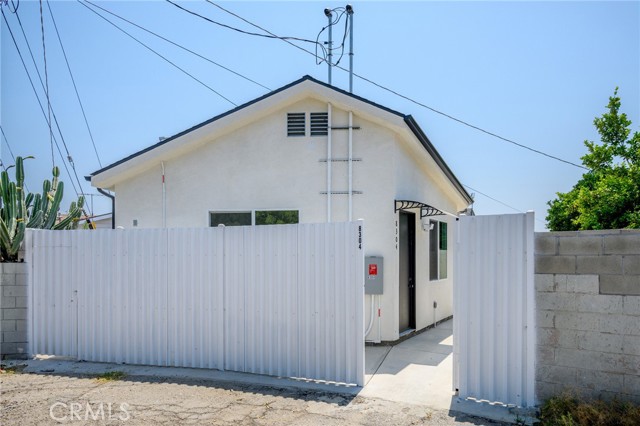 8302 Webb Avenue, Sun Valley CA: https://media.crmls.org/medias/1c16e671-9523-4e04-8439-c26d5f239440.jpg