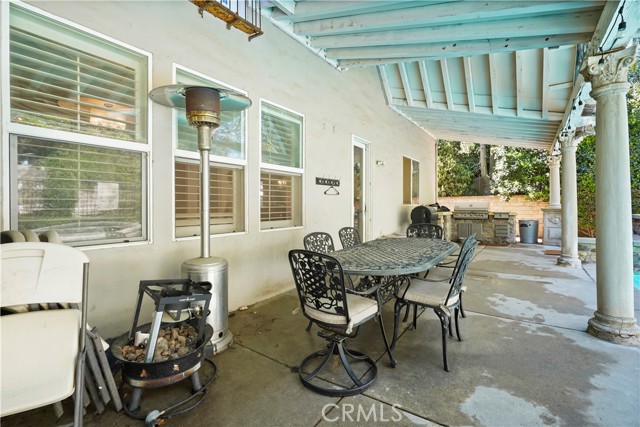 29123 Black Pine Way, Saugus CA: https://media.crmls.org/medias/1c170ef7-9429-4798-8310-6723900bd328.jpg