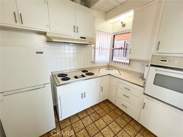2102 S PACIFIC AVE, San Pedro CA: https://media.crmls.org/medias/1c185060-9b88-4d50-9e5d-e59ea0b31eb2.jpg