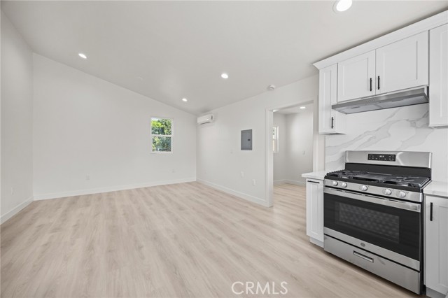 Image 24 of 37 For 2024 Grandridge Ave