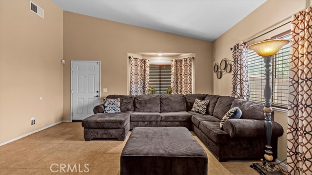 Detail Gallery Image 8 of 41 For 416 Jonnie Way, San Jacinto,  CA 92583 - 3 Beds | 2 Baths