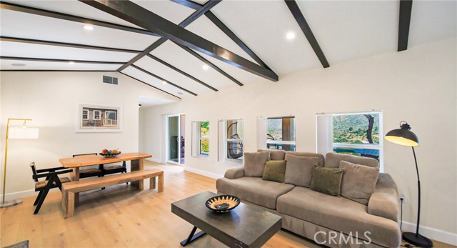 Detail Gallery Image 7 of 40 For 7867 Rim Canyon Rd, Sunland,  CA 91040 - 3 Beds | 3 Baths