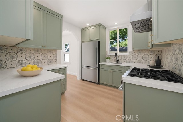 2404 N Poinsettia, Santa Ana CA: https://media.crmls.org/medias/1c1999c5-654b-4c53-8875-1b0b196a75b2.jpg