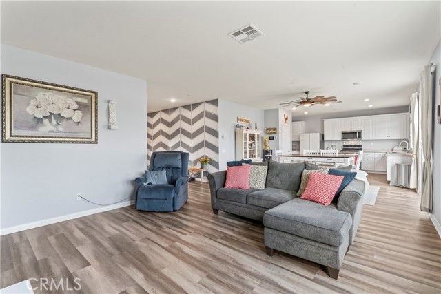 Detail Gallery Image 8 of 49 For 695 Poo Ish, San Jacinto,  CA 92582 - 6 Beds | 3/1 Baths