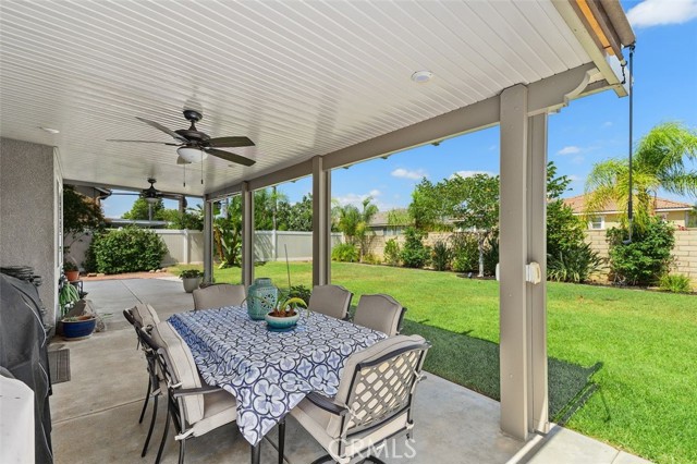 431 Redwing Drive, Corona CA: https://media.crmls.org/medias/1c1aee11-180f-466e-b177-e227f432362d.jpg