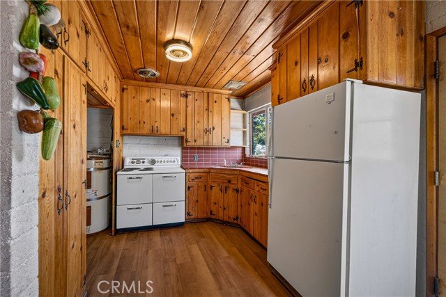 21798 Standing Rock Ave, Apple Valley, CA 92307 photo 9