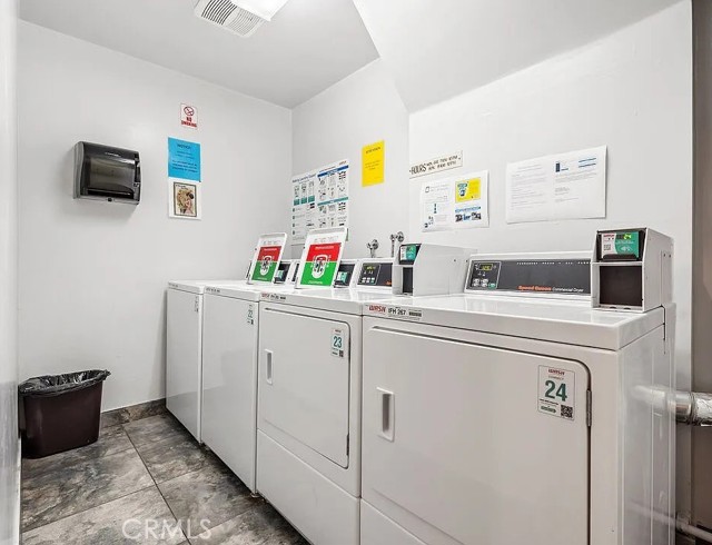 12720 Burbank Boulevard, Valley Village CA: https://media.crmls.org/medias/1c1bb426-f256-44db-ab91-629fc5118181.jpg