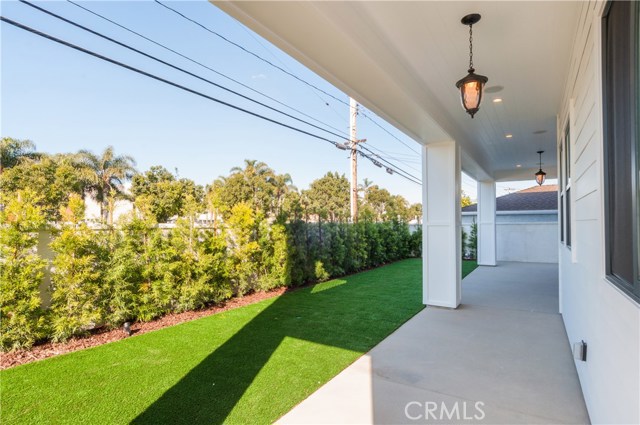 1401 Lynngrove Drive, Manhattan Beach, California 90266, 5 Bedrooms Bedrooms, ,5 BathroomsBathrooms,Residential,Sold,Lynngrove,SB17035435