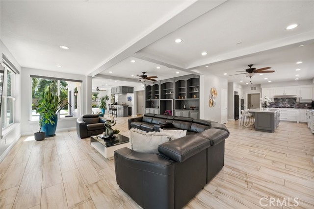 Detail Gallery Image 8 of 27 For 18501 Calle Vista Cir, Porter Ranch,  CA 91326 - 4 Beds | 4 Baths