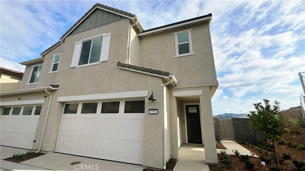 MLS #OC25206678 image #1