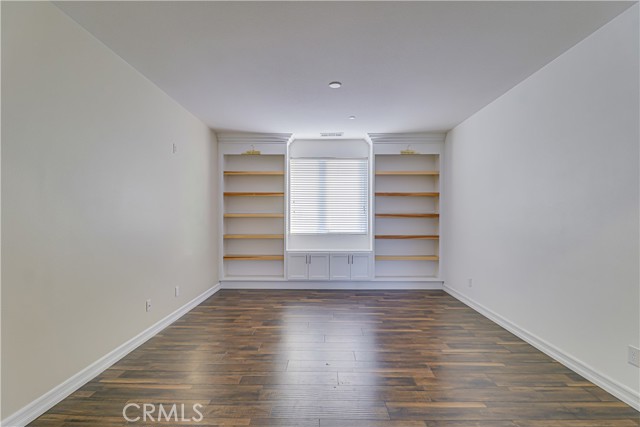 Detail Gallery Image 20 of 44 For 5005 Silvery Jewel, Bakersfield,  CA 93313 - 5 Beds | 3/1 Baths