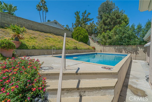 22914 Cerca Drive, Valencia CA: https://media.crmls.org/medias/1c1dcb60-d1f7-4597-93ee-13d2ef0fcdf9.jpg