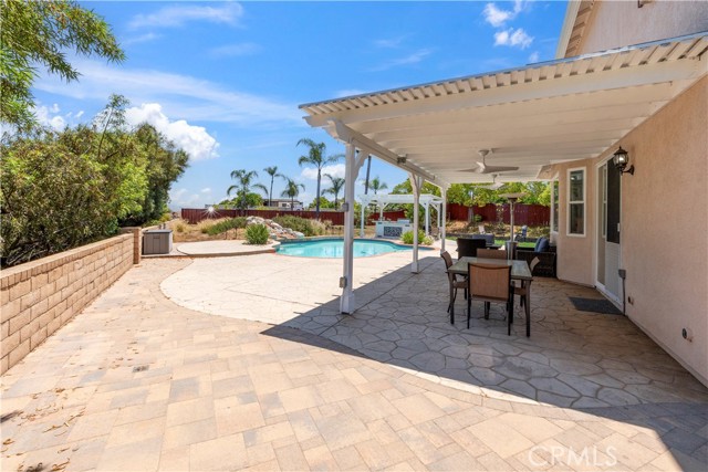1732 Gamble Lane, Escondido CA: https://media.crmls.org/medias/1c1eac98-7258-40f9-8c5f-b81da9382ee6.jpg