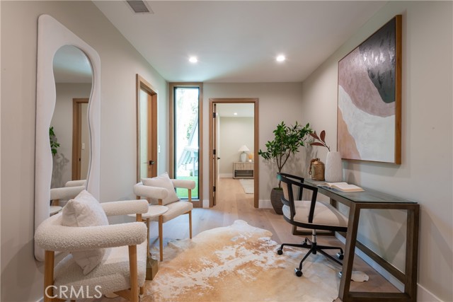 Detail Gallery Image 18 of 34 For 3977 Oeste Ave, Studio City,  CA 91604 - 3 Beds | 2/1 Baths