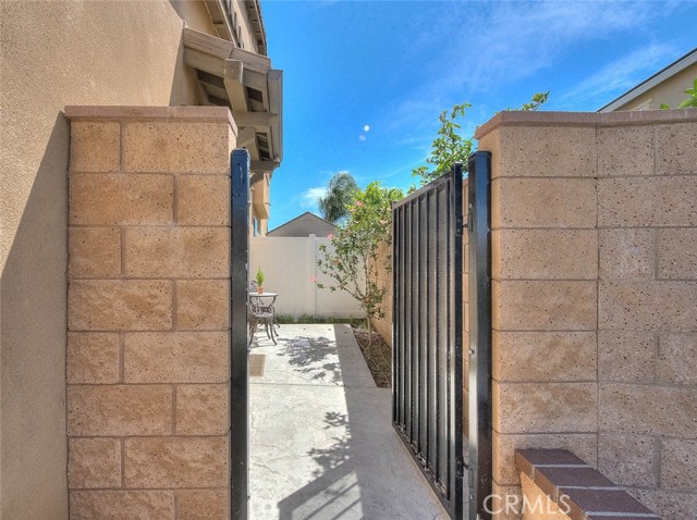 Image 23 of 67 For 14861 Henry Street