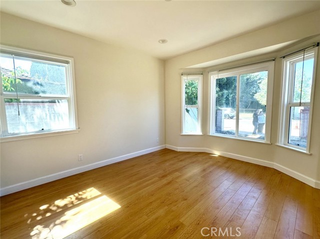15210 Cohasset Street, Van Nuys CA: https://media.crmls.org/medias/1c215415-6b98-4ab3-84c1-23e1dece7831.jpg