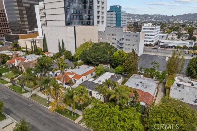Detail Gallery Image 25 of 28 For 6329 Warner Dr, Los Angeles,  CA 90048 - 3 Beds | 3 Baths