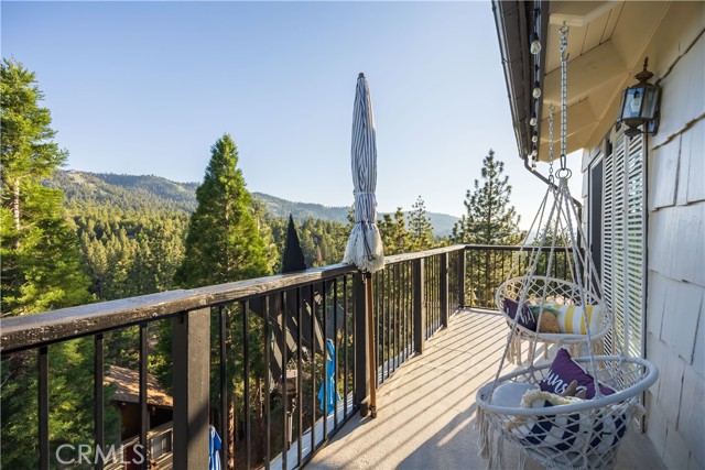 43811 Canyon Crest Drive, Big Bear Lake CA: https://media.crmls.org/medias/1c218c80-f48d-4d93-b496-ea04ebf123b6.jpg