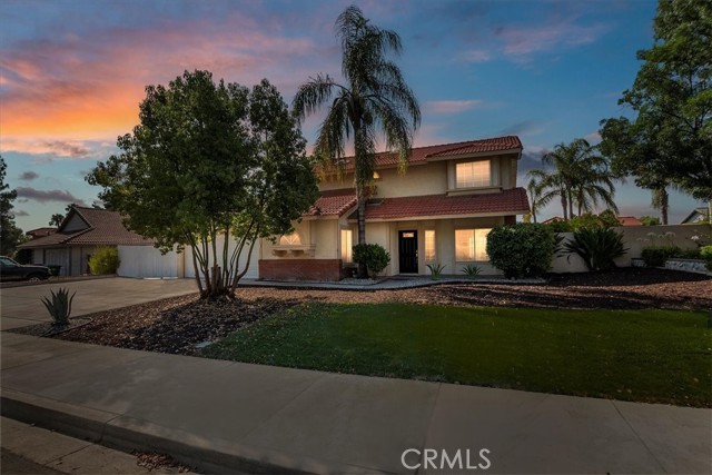 Detail Gallery Image 1 of 31 For 42174 Bancroft Way, Hemet,  CA 92544 - 5 Beds | 3 Baths