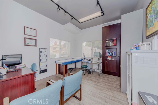 Image 21 of 24 For 8111 Commonwealth Avenue