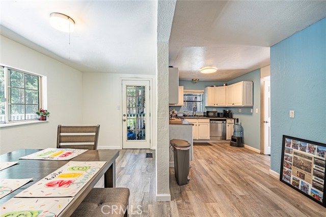 23120 Sycamore Lane, Crestline CA: https://media.crmls.org/medias/1c226bda-ccbc-46f5-ab5a-8cf82a8043f6.jpg