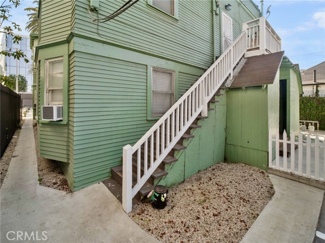 545 W 3rd Street, Long Beach CA: https://media.crmls.org/medias/1c227c65-3711-41f2-951a-7224e99f9022.jpg