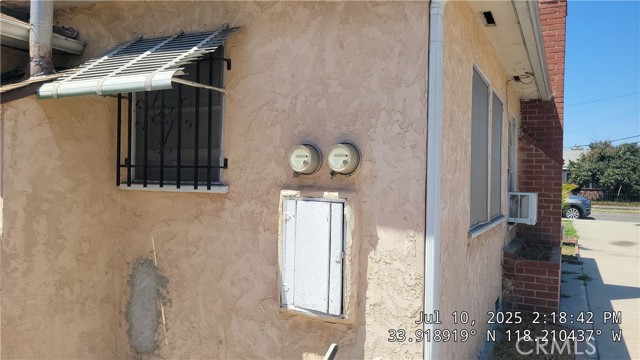 3404 Agnes Street, Lynwood CA: https://media.crmls.org/medias/1c2286ad-2f6b-49c8-844c-5a2c3e2fb5e5.jpg