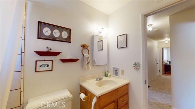 125 Hilton Street, Madera CA: https://media.crmls.org/medias/1c2368a7-978a-4494-9a1c-4a0c47cf4ac4.jpg
