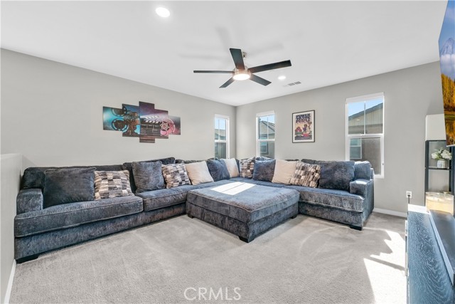 Detail Gallery Image 22 of 49 For 2493 Gunner Ridge Way, Rialto,  CA 92377 - 3 Beds | 2/1 Baths