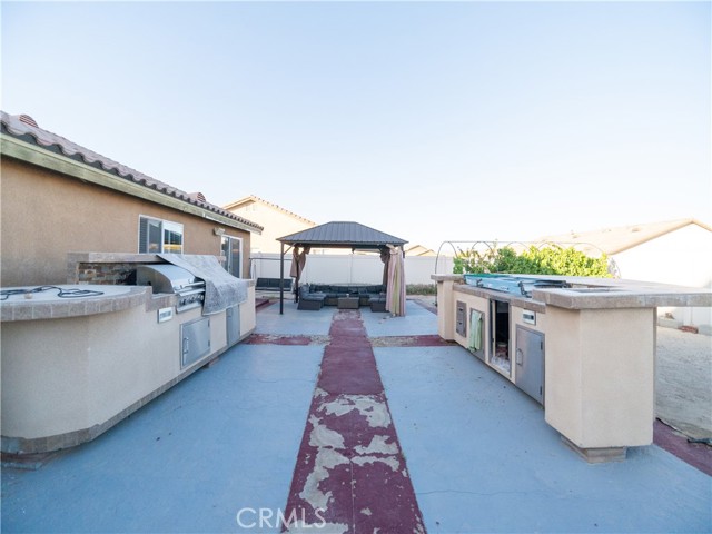 Detail Gallery Image 8 of 19 For 16066 Pawnee Pl, Victorville,  CA 92394 - 3 Beds | 2 Baths