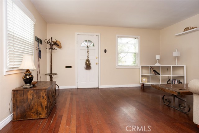 1012 Temple Ave, Long Beach CA: https://media.crmls.org/medias/1c2451ca-d9a3-4ca7-b6de-61802c33e0f6.jpg