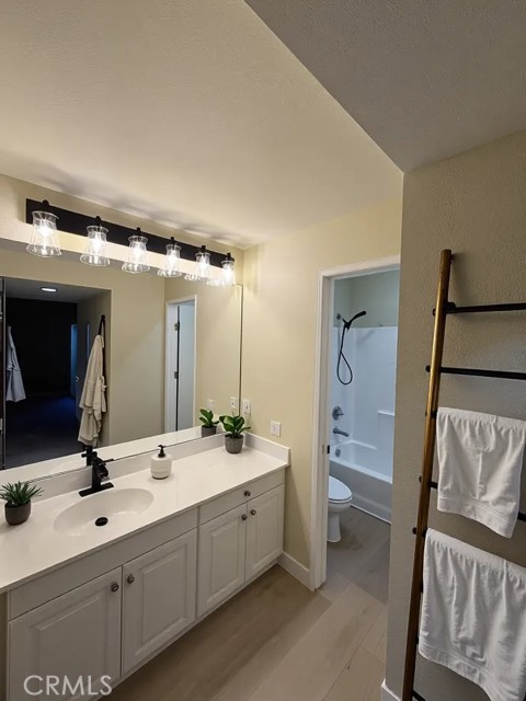 Detail Gallery Image 31 of 45 For 15766 Midwood #4,  Granada Hills,  CA 91344 - 3 Beds | 2/1 Baths