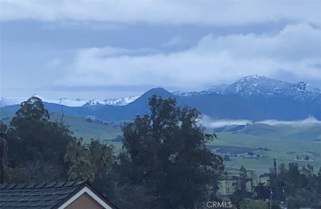 https://media.crmls.org/medias/1c24ed07-0d7c-47a2-861e-a9596fdc7a85.jpg?preset=X-Large