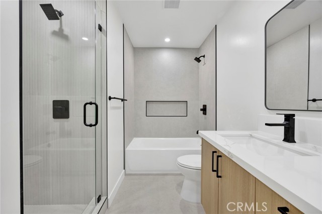 Detail Gallery Image 19 of 30 For 17303 Chatsworth St #4,  Granada Hills,  CA 91344 - 2 Beds | 1/1 Baths