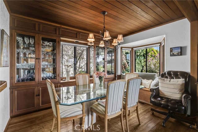 266 Grandview, Laguna Beach CA: https://media.crmls.org/medias/1c258d40-e57f-464f-ad95-40e876d43835.jpg