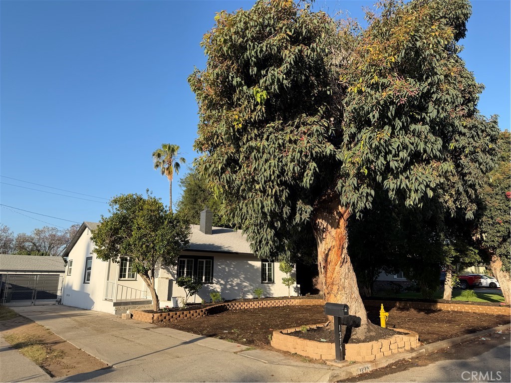 1275 W Marshall