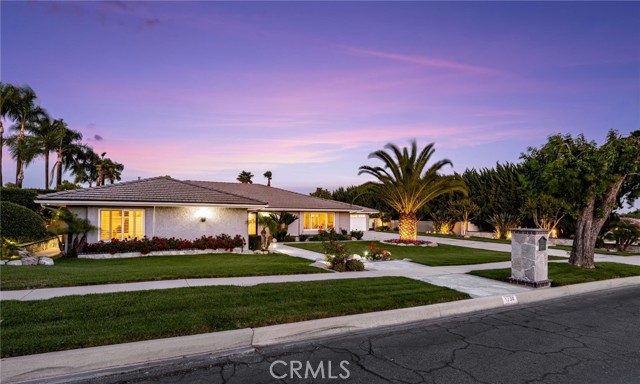1738 N Ukiah Way, Upland CA: https://media.crmls.org/medias/1c268809-31bc-419c-b1f7-27d4b5f8c06e.jpg