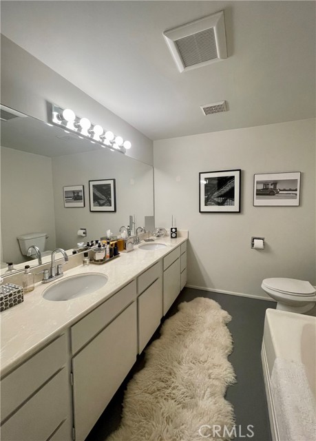 Detail Gallery Image 14 of 17 For 7135 Hollywood Blvd #805,  Hollywood,  CA 90046 - 1 Beds | 2 Baths