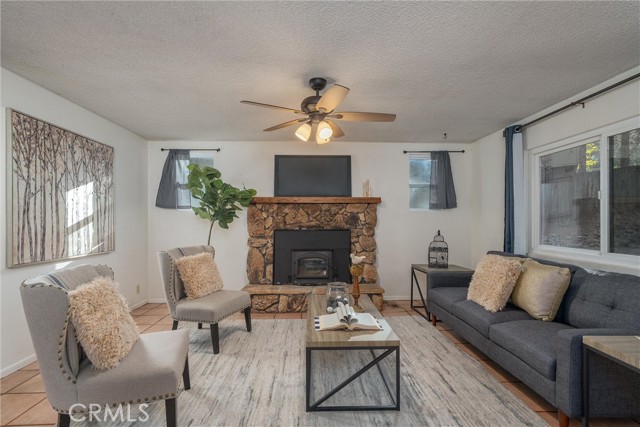 Detail Gallery Image 2 of 44 For 15328 Forest Ranch Wy, Forest Ranch,  CA 95942 - 3 Beds | 2/1 Baths