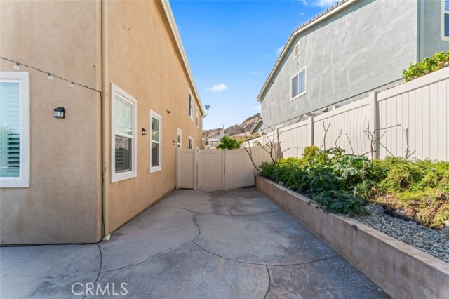 Detail Gallery Image 49 of 63 For 15520 Megan Dr, Canyon Country,  CA 91387 - 5 Beds | 4 Baths