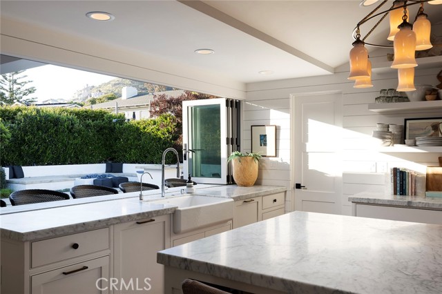 Detail Gallery Image 14 of 72 For 17 S Alta Mira Road, Laguna Beach,  CA 92651 - 4 Beds | 4/1 Baths