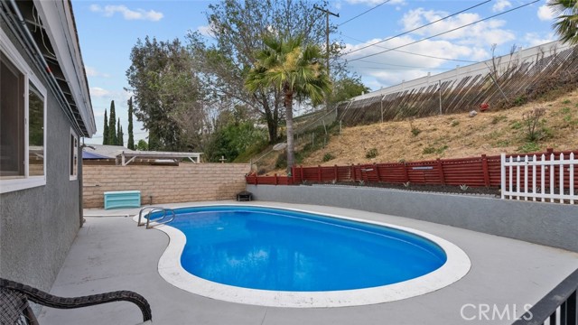 Detail Gallery Image 24 of 28 For 18708 Bainbury St, Canyon Country,  CA 91351 - 3 Beds | 2 Baths